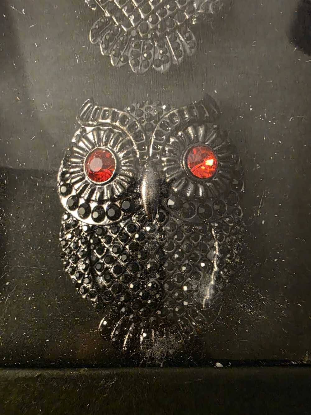 Black Owl Decorative Napkin Rings with Red Gem Eyes - Picture 3 of 3
